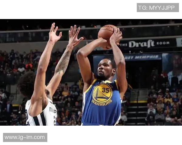 杜兰特回应身体对抗争议称雷霆与其他球队无异未曾越界