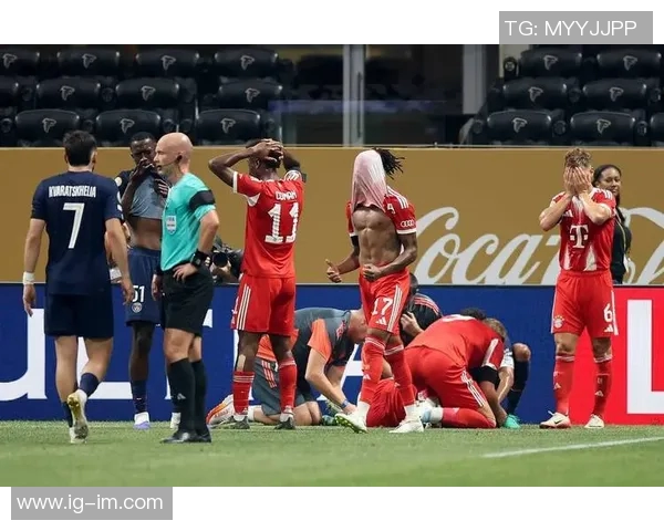 穆西亚拉回忆初入一线队时的压力与欧冠荣光的双重挑战